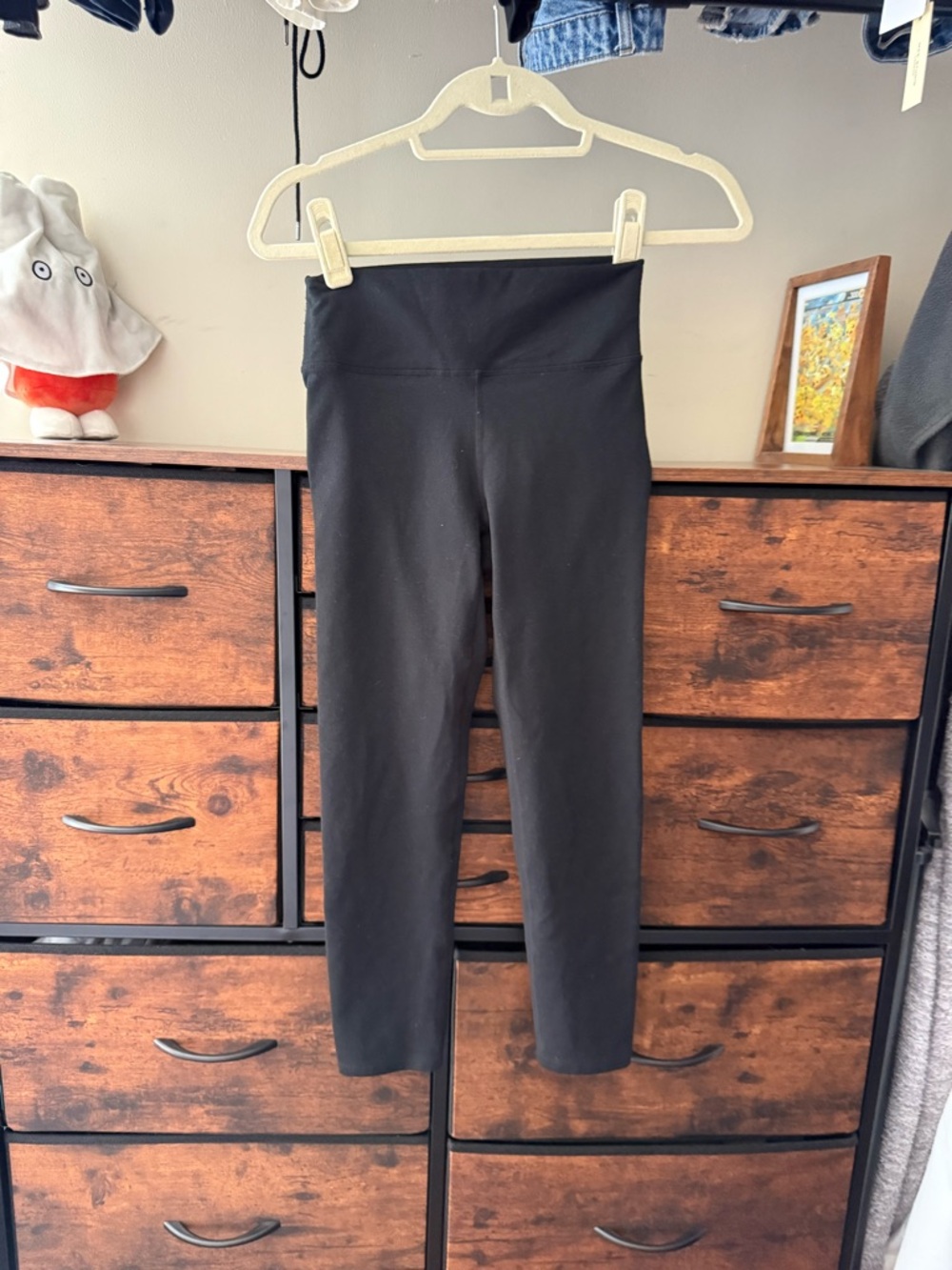 Mid Rise Black Women's Ankle Crop Leggings